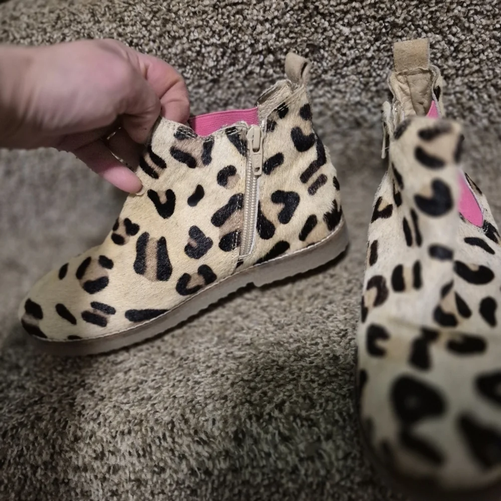 Mini Boden Pink Animal Print Boots